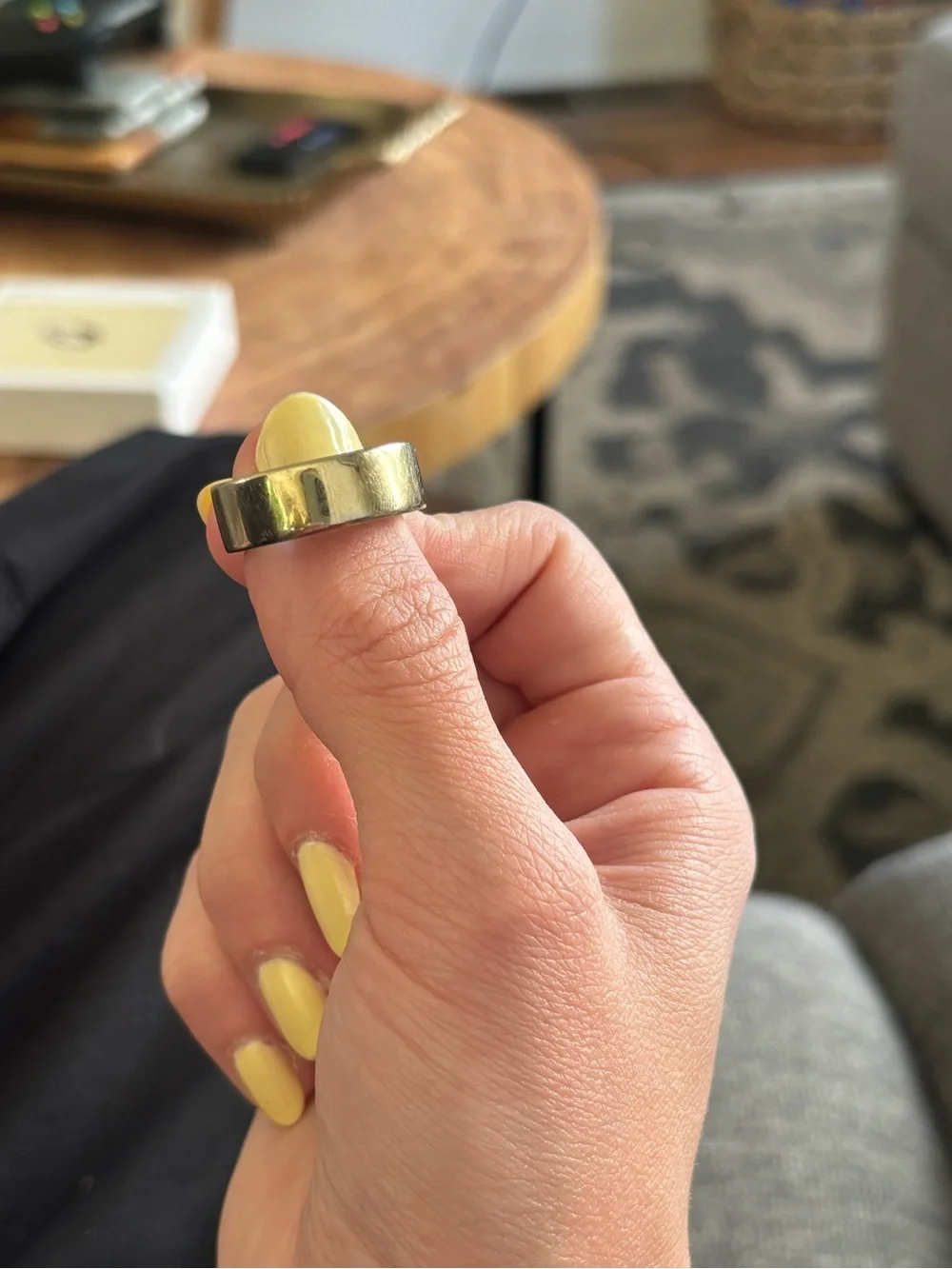 Oura Ring 4 Gold (size 8)